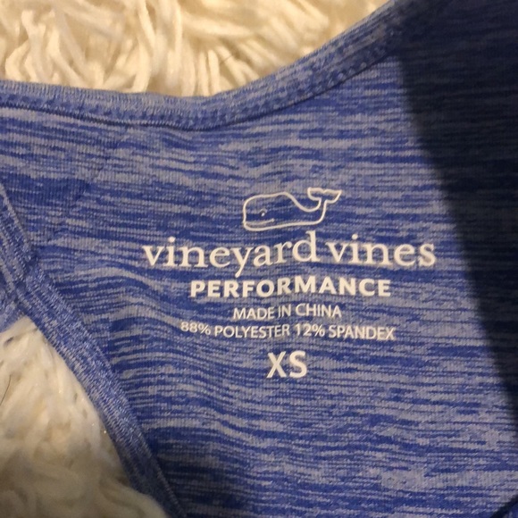 🎉 Vineyard Vines performance shirt - Picture 3 of 6